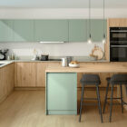 Cocina estilo nórdico con tablero roble amazona con nudo reparado